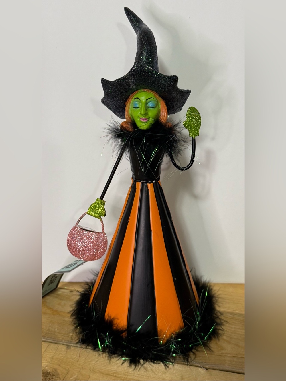 Ghoulish 13” Green Witch Halloween Figurine Wicked Witch Pink Glittery Purse Boa